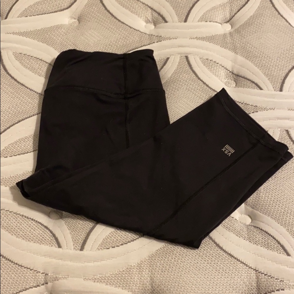 Victoria’s Secret VSX Knockout crop yoga pants